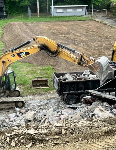 earth digger and loader